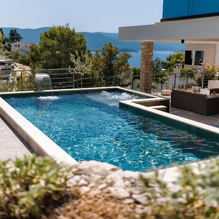 Hedona Villa *