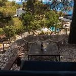 Hedona * Komarna